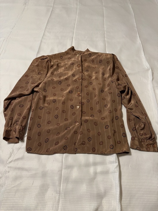 Women’s Vintage Brown Long-Sleeve Mock Neck Blouse - Picture 4 of 6